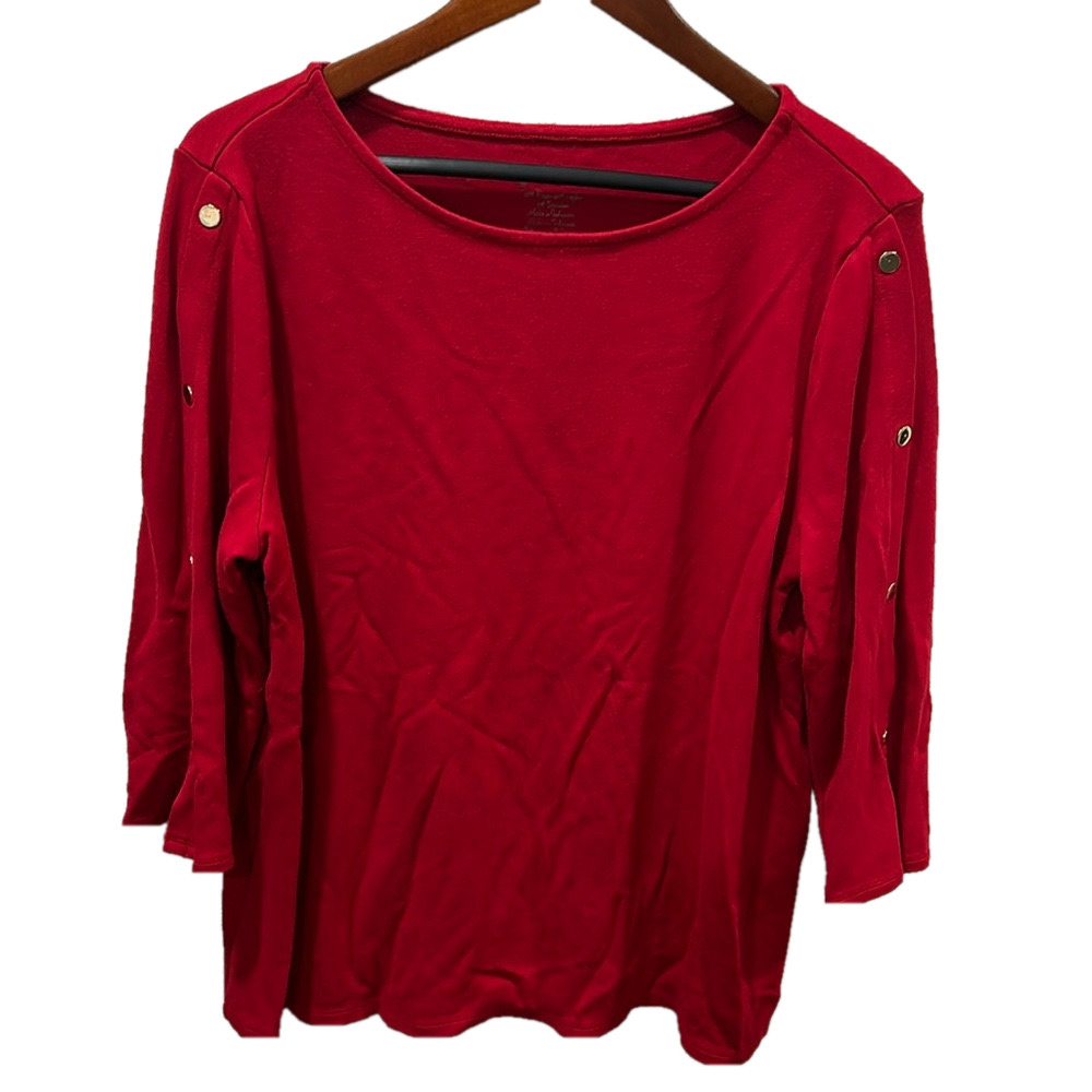 Chicos women’s red top size 3 GUC